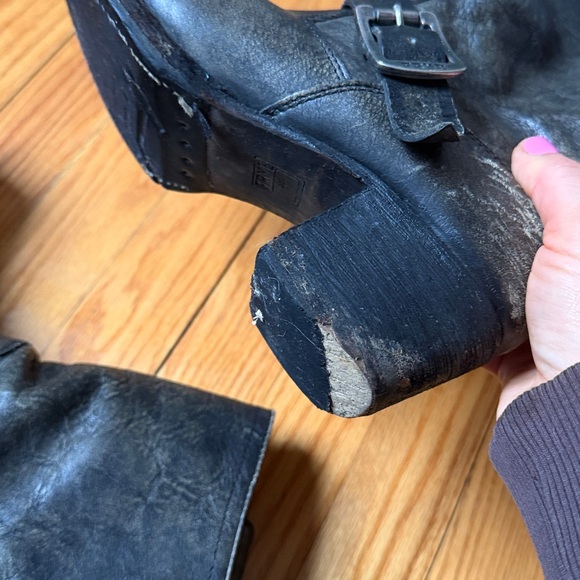 Frye Black Leather grey. - Picture 5 of 9